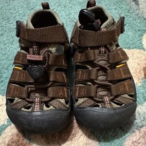 Keen Kids Brown and Black Adventure Sandals, like new